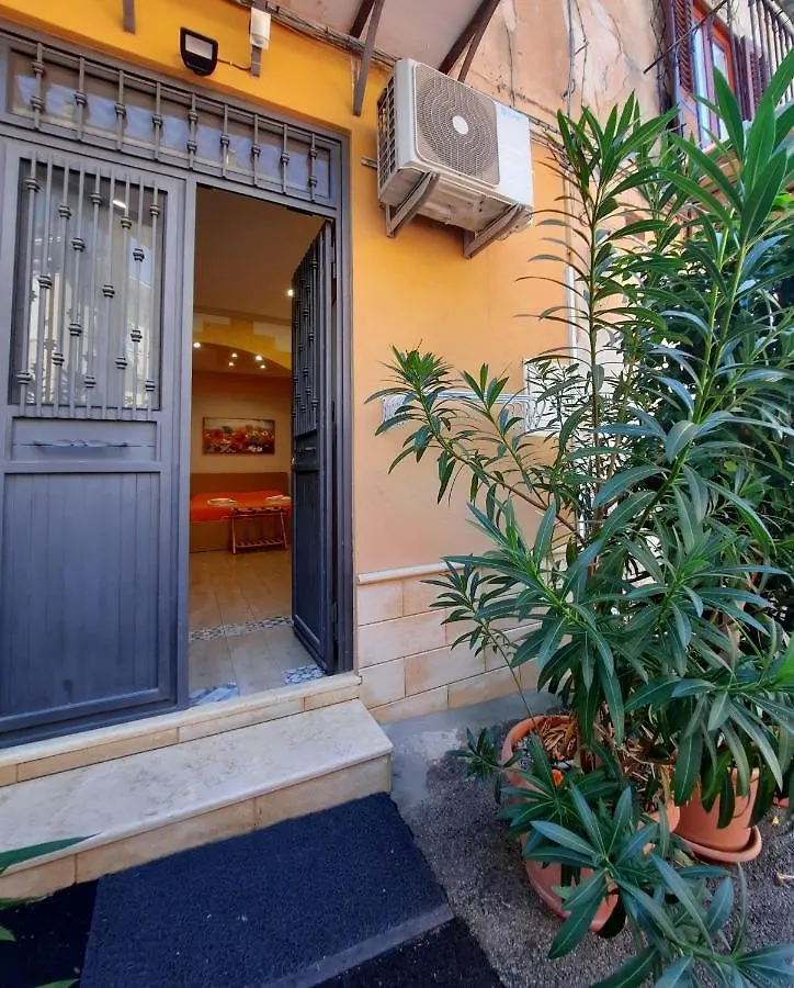 Il Sole Della Guilla Villa Palermo 0*,  Italië